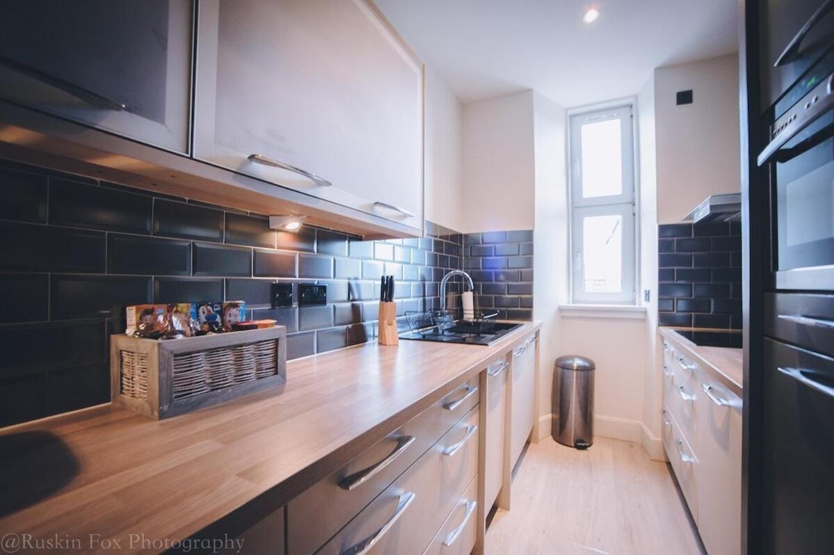 Impressive 3 Bedroom แอเบอร์ดีน ภายนอก รูปภาพ